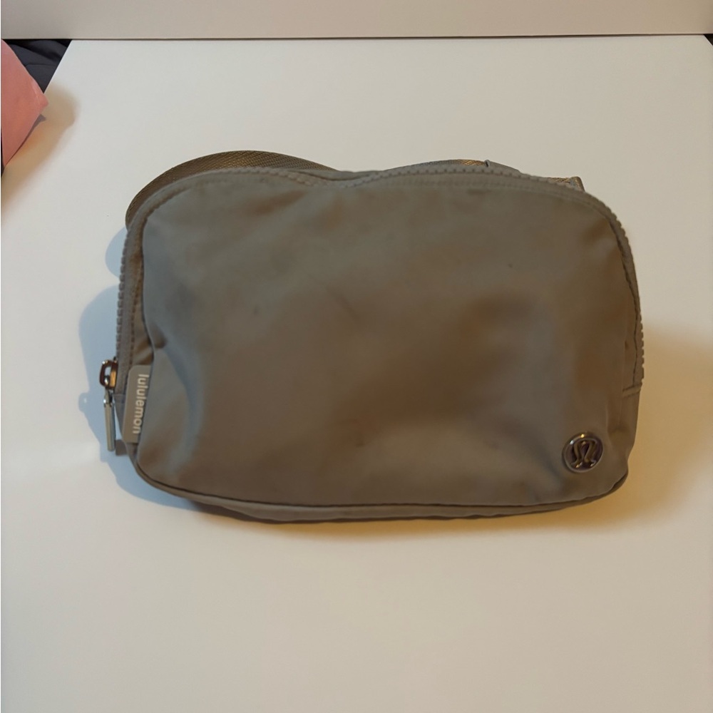 Lululemon Everywhere Belt Bag 1L Grey | Crossbody Waist Bag Logo Strap